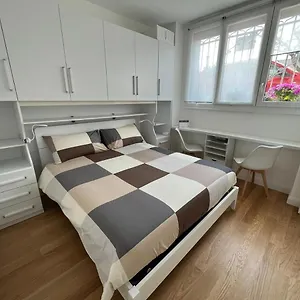 The Small White House In Appartamento